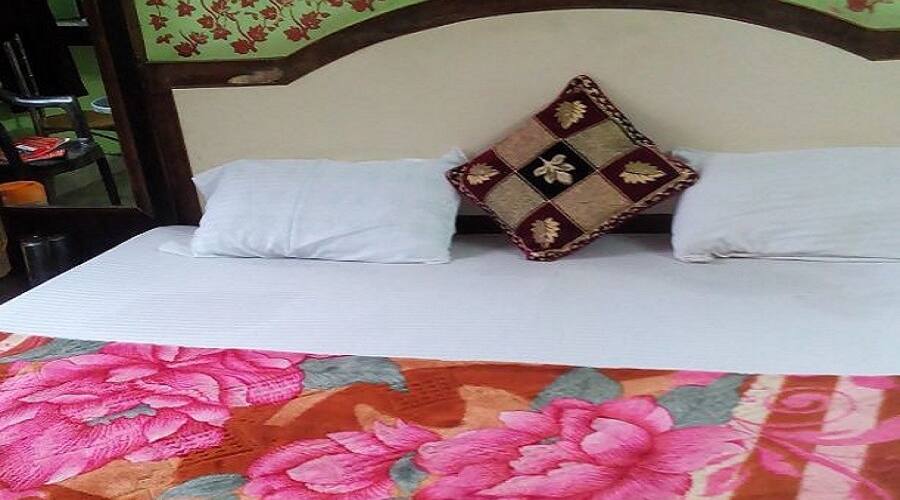 Hotel Double R, New Delhi 3